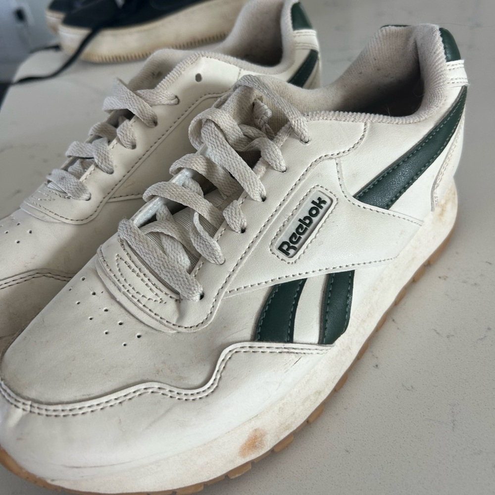 Reebok sneakers - Picture 2 of 2